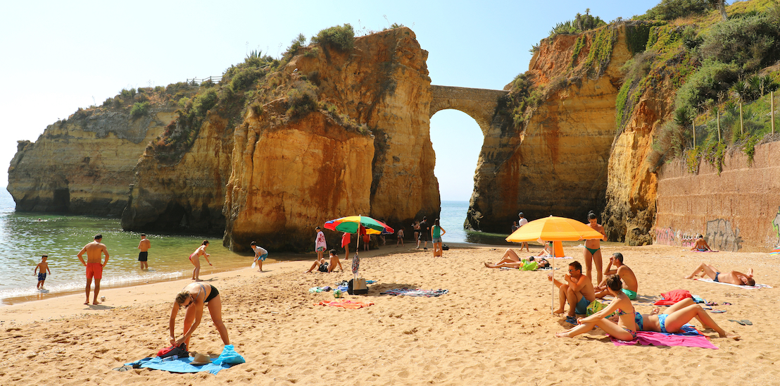 Praia dos Estudantes lagos algarve portugal
